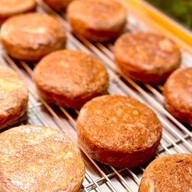 ร้านขนมบ้าบิ่นโครตมะพร้าวหลานสาวยายคำ ใน ปั้มน้ำมัน ปตท (ลาดกระบัง30) หน้ากลับนคร