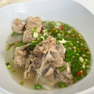 เมนูของร้าน เจ้จูหมูแดงอร่อย ถนนสิรินธร