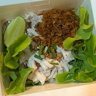 คุณนายแม่ (ข้าวไก่ย่างน้ำจิ้มแจ่ว-เครื่องดื่ม)