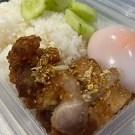 SAMMY-หมี่คลุกไก่ฉีก