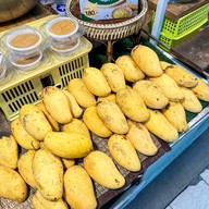 ข้าวเหนียวมูนเนรมิต โชคชัย4 ลาดพร้าว นาคนิวาส (ปากซอย)