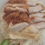 ร้านกินจั๊บ หน้าเซเว่น กม.11
