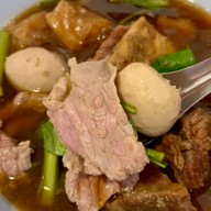 เมนูของร้าน เนื้อตุ๋นนางเลิ้ง ซอยนครสวรรค์ 2