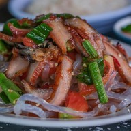 แซ่บอีสานหน้านบ้านบ้าน