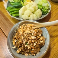ร้านเพลิน ซอย สมคิด