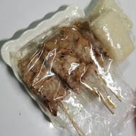 คาร์เนียล หมูปิ้ง - Karniel Mooping ดินแดง