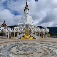 วัดพระธาตุผาซ่อนแก้ว