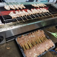 คาร์เนียล หมูปิ้ง - Karniel Mooping ดินแดง