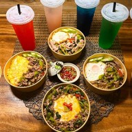 ครัวแม่ใหญ่ศรี (ข้าวกะเพรา,ทอดกะเทียม,ผัดบล็อคโคลี่,ส้มตำ)