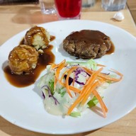 เมนูของร้าน สเต็กลุงใหญ่ หน้า รพ. บีแคร์ (พหลโยธิน 62) สเต็กลุงใหญ่ หน้า รพ. บีแคร์ (พหลโยธิน 62)