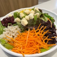 Jones' Salad ชาน แอ็ท ดิ อเวนิว
