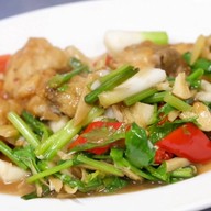 ข้าวต้ม 2 บาทหัวปลาหม้อไฟ (หลังเซเว่น)