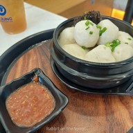 เมนูของร้าน A JUNG Fish Ball • อจัง ฟิชบอล (ชื่อเดิม สอาด ลูกชิ้นปลา) ถนนบรมราชนนี