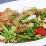 ข้าวต้ม 2 บาทหัวปลาหม้อไฟ (หลังเซเว่น)