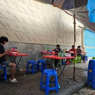 บรรยากาศ ร้านเจ๊ปูเกาเหลาเลือดหมู