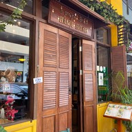 Hanoi House มหาทุน พลาซ่า