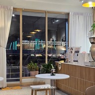 บรรยากาศ Nom Nom นมสด ปังปิ้งเนยหอมๆ -