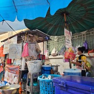 หน้าร้าน ร้านเจ๊ปูเกาเหลาเลือดหมู