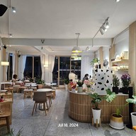 บรรยากาศ Nom Nom นมสด ปังปิ้งเนยหอมๆ -