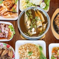 ครัวริมทางกลางบ่อ แม่กลอง แหลมใหญ่