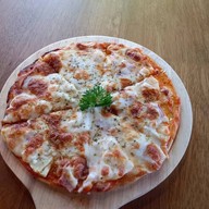 B'bua cafe Sriracha