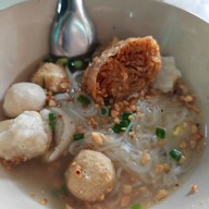 เมนูของร้าน ก๋วยเตี๋ยวแคะท่านา ท่านา
