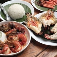 BUA Riverside ผัดไทย กุ้งแม่น้ำเผา