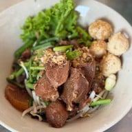 เลิศโอชา เนื้อตุ๋น หมูตุ๋น (หน้าอู่สมาน)