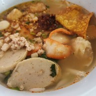 เมนูของร้าน ก๋วยเตี๋ยวเย็นตาโฟเจ๊ลำไย ข้าง รพ.บางมด