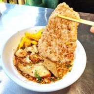 อ๊อดก๋วยเตี๋ยวหมูต้มยำสูตรโบราณ
