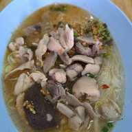 ก๋วยเตี๋ยวไก่ไทยนายโต้งห้วยพลู สาขา2 สี่แยกกั่งบ๊วย