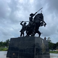 บรรยากาศ พระบรมราชานุสาวรีย์สมเด็จพระเจ้าตากสินมหาราช