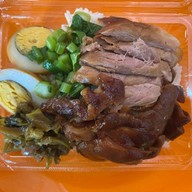 เตี๋ยวต้มตุ๋น (เป็ดตุ๋น หมูตุ๋น ข้าวขาหมู)