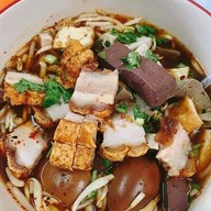 ก๋วยจั๊บนายโอม ก๋วยจั๊บญวน ก๋วยจั๊บน้ำข้น สุรินทร์ สาขา แกใหญ่