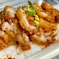 ครัว ฮ่าฮ่า (แกงกะหรี่ทงคัตสึ• หอยทอด•หมูทอดไก่ทอด• ข้าวขาหมู•ก็ระเพราขาหมู) (บ้านเลขที่ 95/55) หมู่บ้าน M-life ลำลูกกาคลอง 4