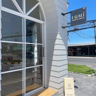 FUMI House Cafe : FUMI 風味 บ้านเพ
