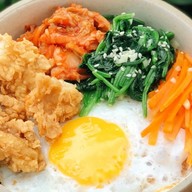 maneefriedchicken - ข้าว ไก่ทอด & ไข่ข้น สาขาสันติธรรม