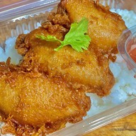 ครัว ฮ่าฮ่า (แกงกะหรี่ทงคัตสึ• หอยทอด•หมูทอดไก่ทอด• ข้าวขาหมู•ก็ระเพราขาหมู) (บ้านเลขที่ 95/55) หมู่บ้าน M-life ลำลูกกาคลอง 4