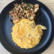 รั้วขาวคาเฟ่ -