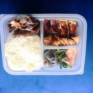 เมนูของร้าน เป็ดย่างประตูทอง (แฮปปี้แลนด์)