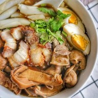 ก๋วยจั๊บนายโอม ก๋วยจั๊บญวน ก๋วยจั๊บน้ำข้น สุรินทร์ สาขา แกใหญ่