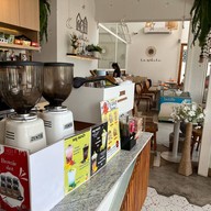In White Noodles & Cafe' สุรินทร์