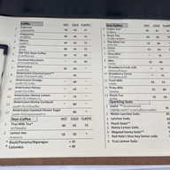 FUMI House Cafe : FUMI 風味 บ้านเพ