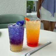 Sarin Cafe & River Terrace