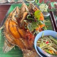 สามช่องซีฟู้ด