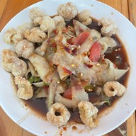 เมนูของร้าน ฟาดยำ ฟาดยำแปดริ้ว