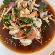 เมนูของร้าน ฟาดยำ ฟาดยำแปดริ้ว