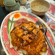 เมนูของร้าน ย้ง เย็นตาโฟ- ต้มยำหมูมะนาว -ข้าวหมูแดงหมูกรอบ - กาแฟสด