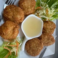 กรีนคาเฟ่ ไม้ขาว