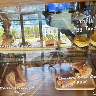 กรีนคาเฟ่ ไม้ขาว